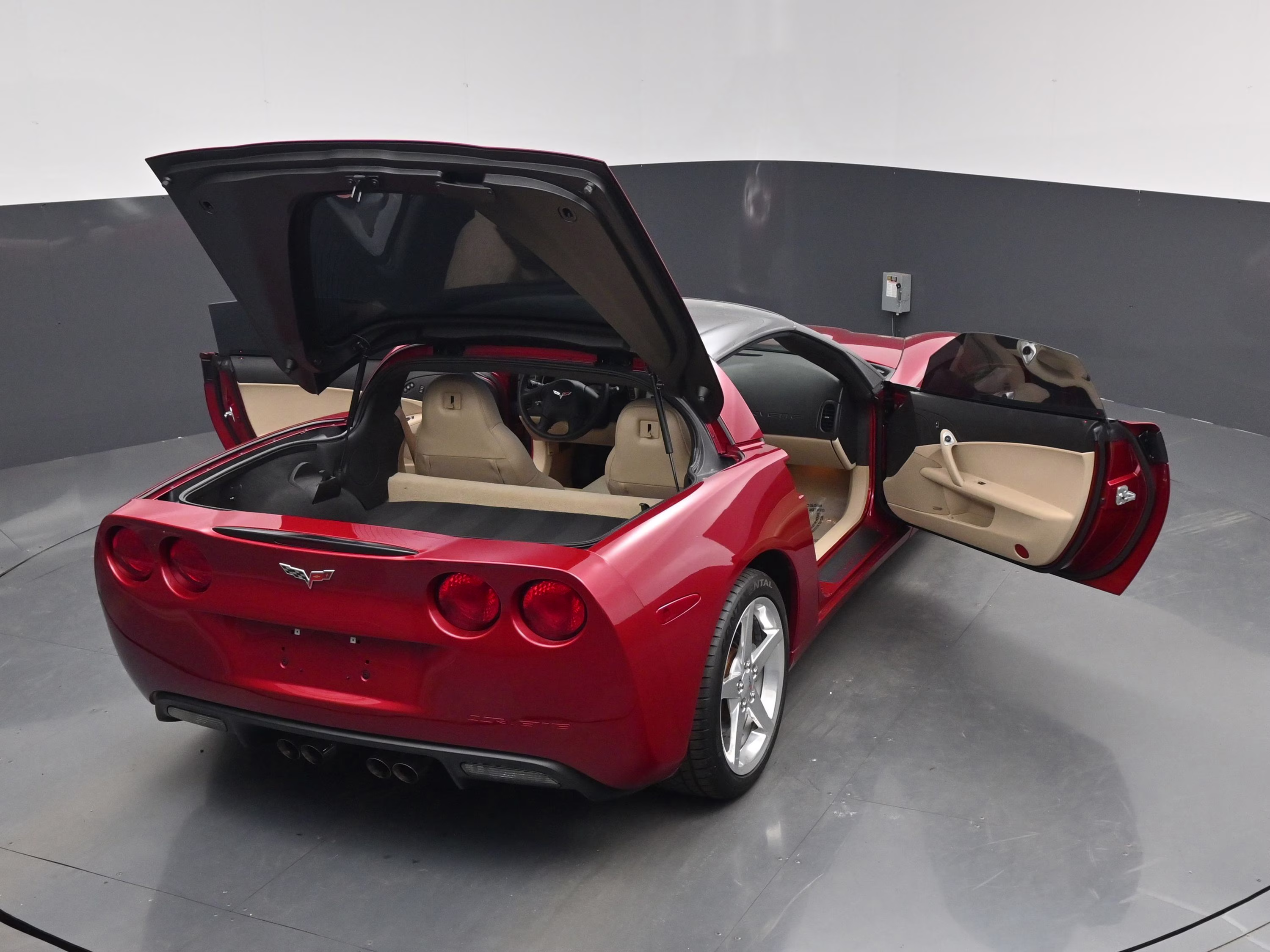 2005 Magnetic Red Metallic Chevrolet Corvette Base RWD Coupe