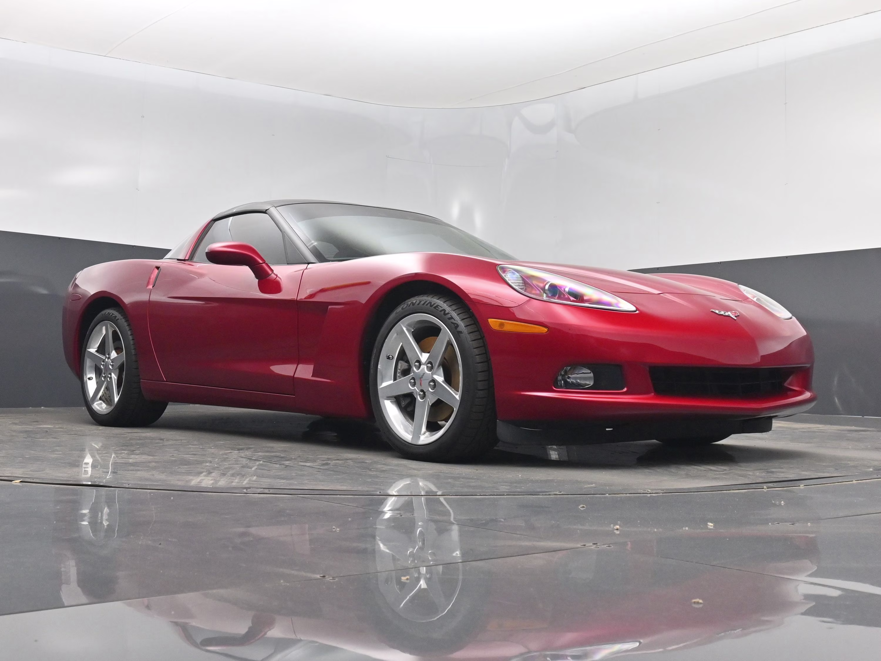 2005 Magnetic Red Metallic Chevrolet Corvette Base RWD Coupe