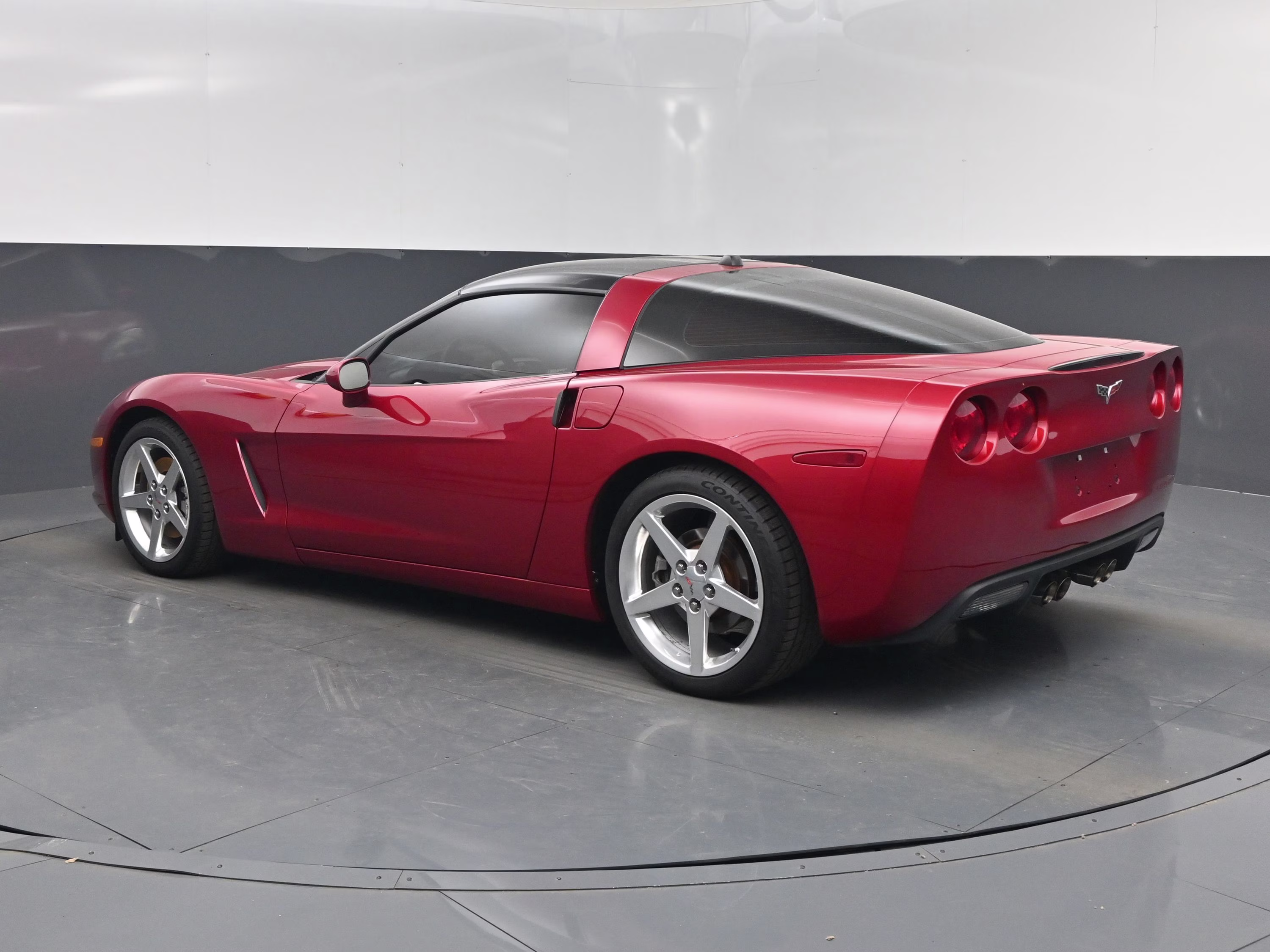 2005 Magnetic Red Metallic Chevrolet Corvette Base RWD Coupe