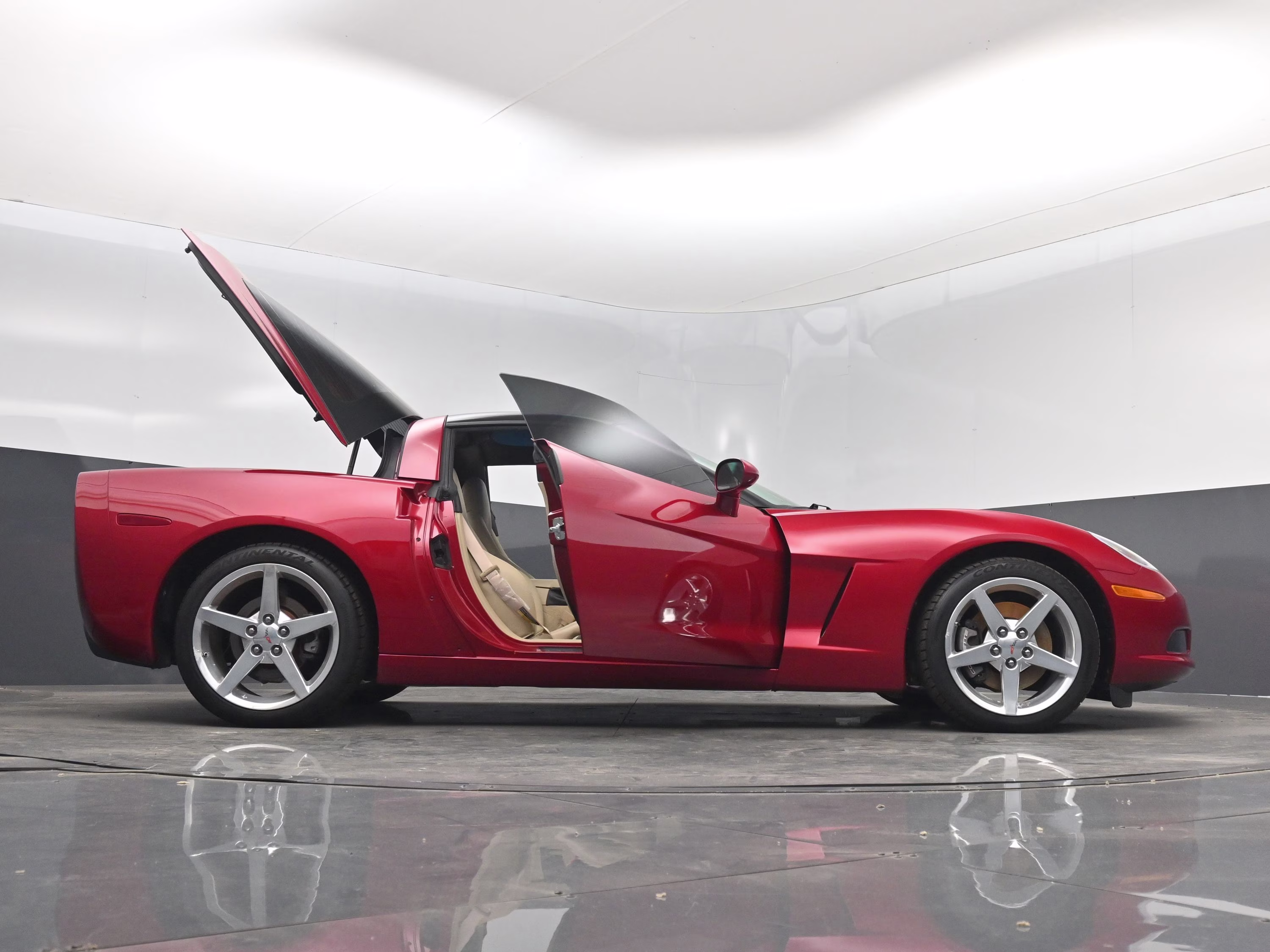 2005 Magnetic Red Metallic Chevrolet Corvette Base RWD Coupe