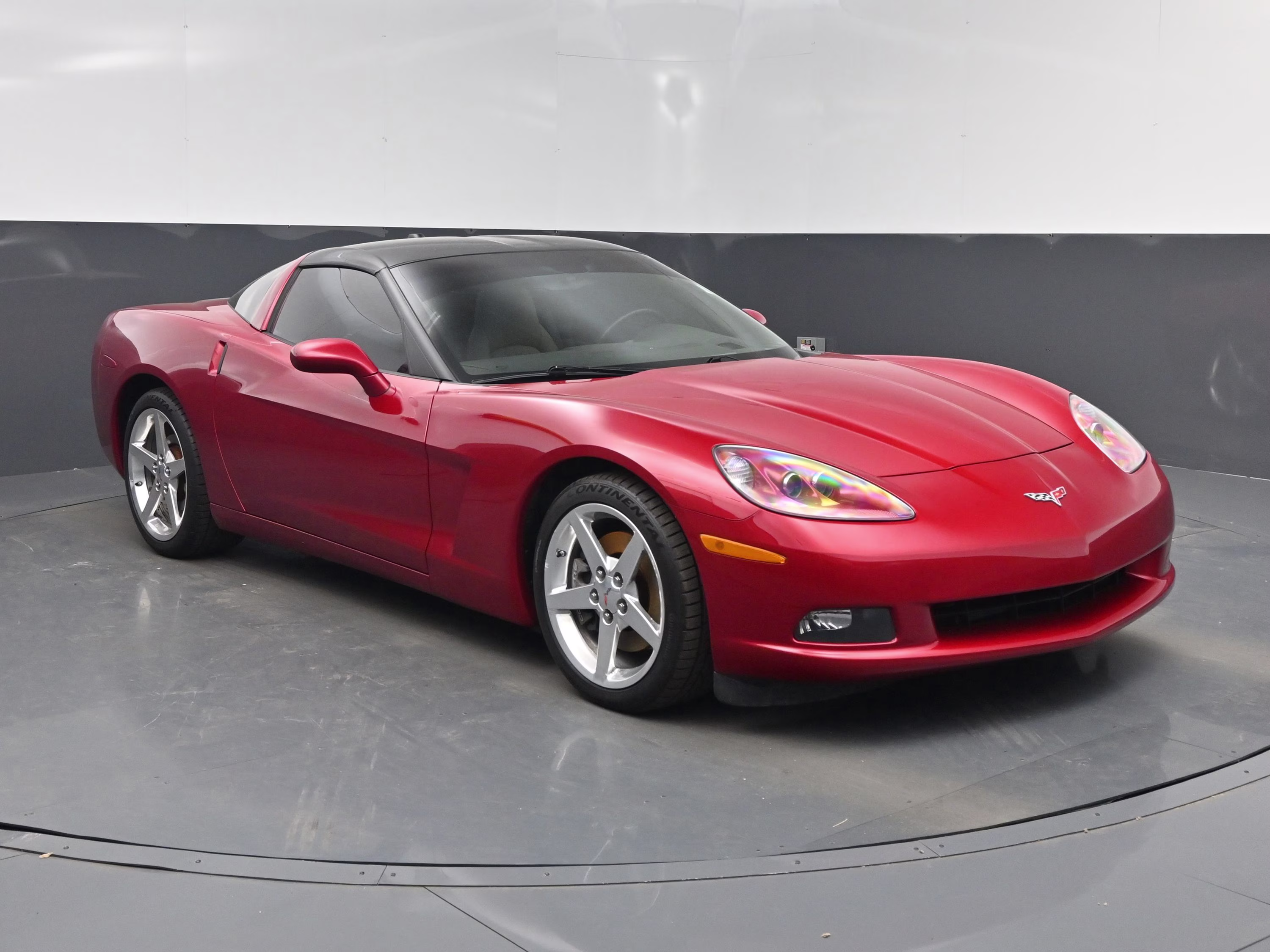 2005 Magnetic Red Metallic Chevrolet Corvette Base RWD Coupe