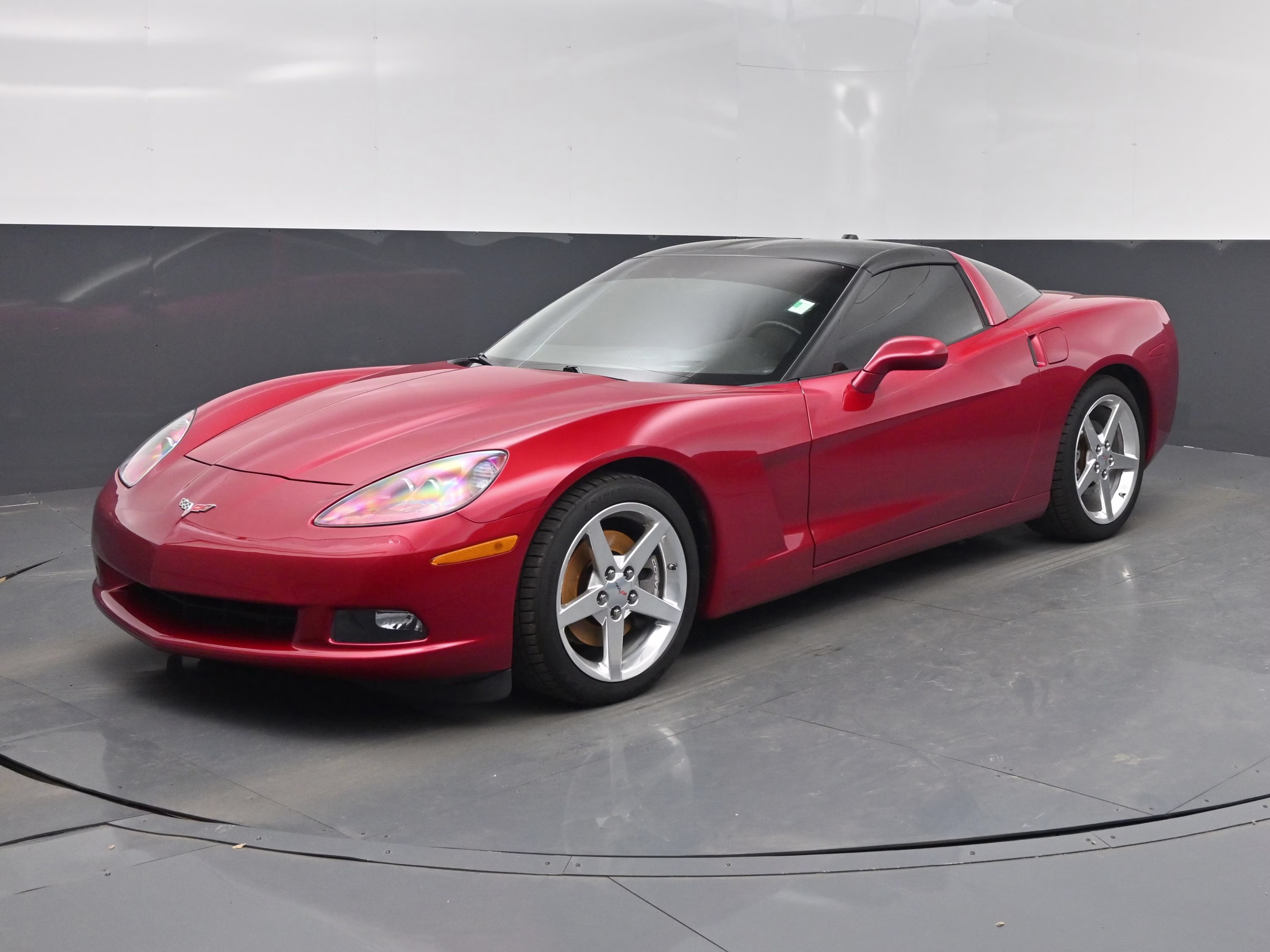 2005 Magnetic Red Metallic Chevrolet Corvette Base RWD Coupe