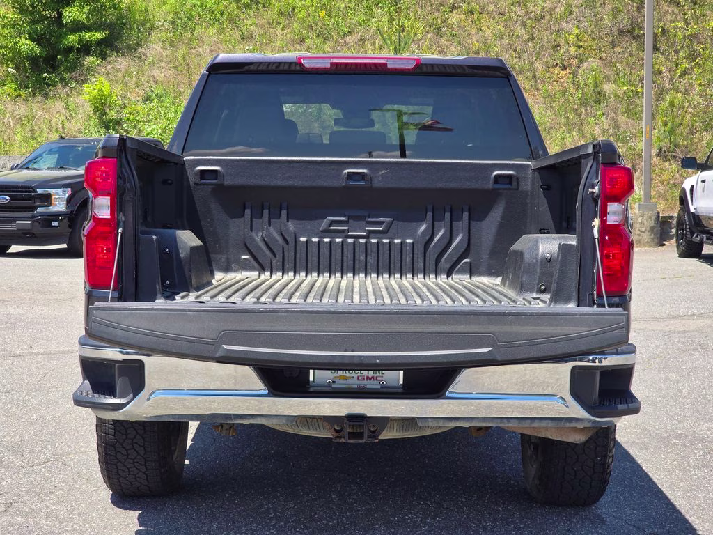 2024 Dark Ash Metallic Chevrolet Silverado 1500 LT 4X4 Truck