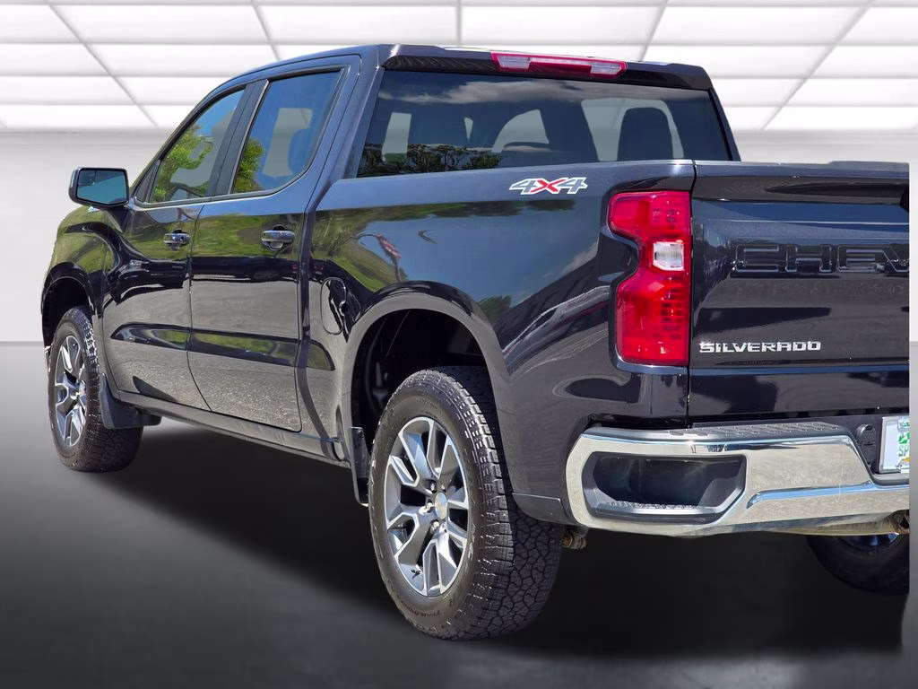 2024 Dark Ash Metallic Chevrolet Silverado 1500 LT 4X4 Truck