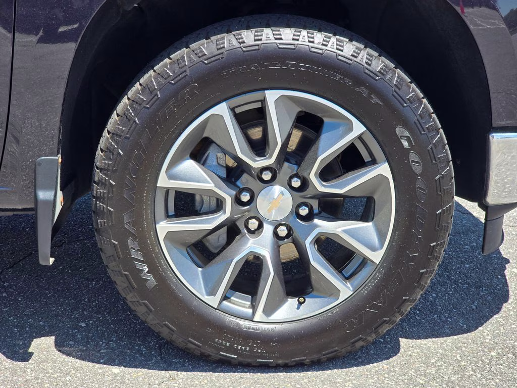 2024 Dark Ash Metallic Chevrolet Silverado 1500 LT 4X4 Truck