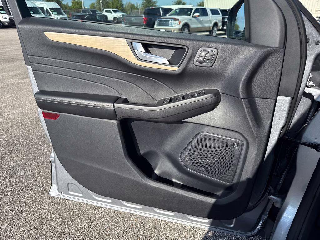 2021 Iconic Silver Metallic Ford Escape Titanium AWD SUV