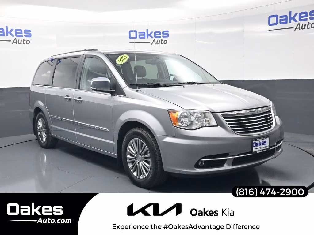 2013 Billet Silver Metallic Clearcoat Chrysler Town & Country Touring-L FWD Van