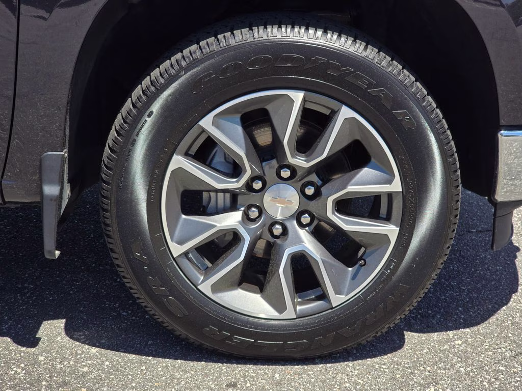 2024 Dark Ash Metallic Chevrolet Silverado 1500 LT 4X4 Truck