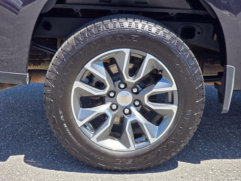 2024 Dark Ash Metallic Chevrolet Silverado 1500 LT 4X4 Truck