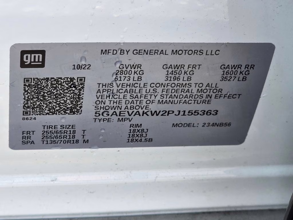 2023 Summit White Buick Enclave Essence AWD SUV