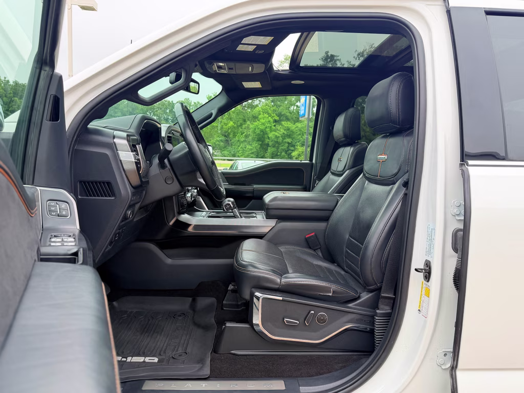 2022 Star White Metallic Tri-Coat Ford F-150 Platinum 4X4 Truck