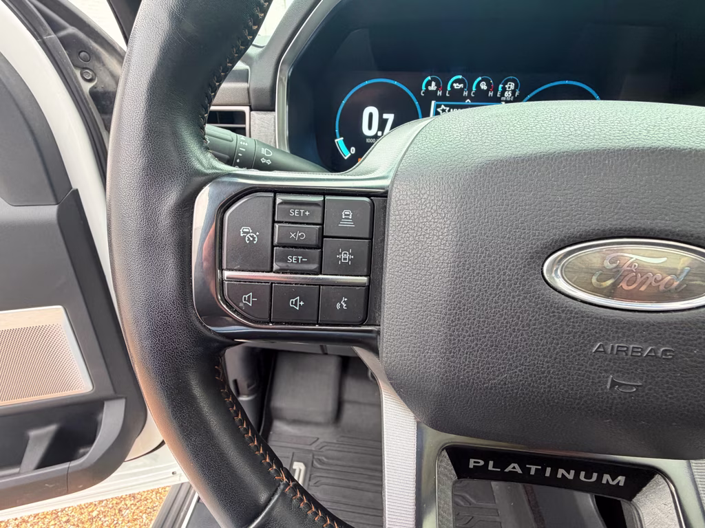 2022 Star White Metallic Tri-Coat Ford F-150 Platinum 4X4 Truck