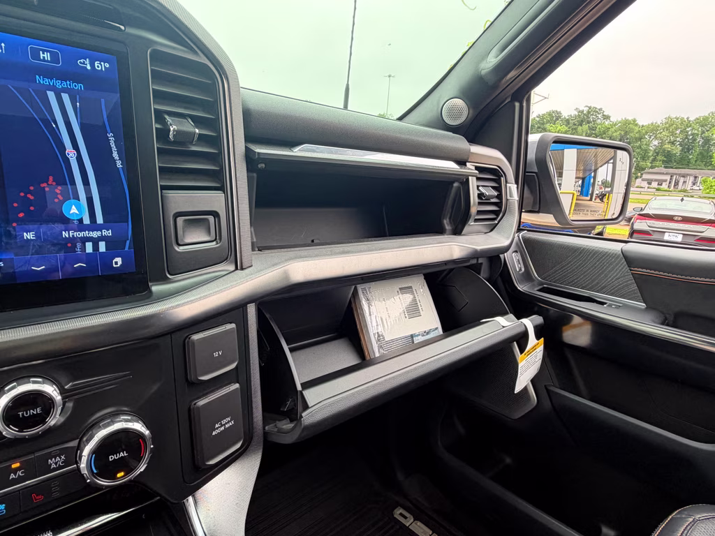 2022 Star White Metallic Tri-Coat Ford F-150 Platinum 4X4 Truck
