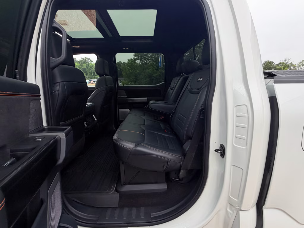 2022 Star White Metallic Tri-Coat Ford F-150 Platinum 4X4 Truck