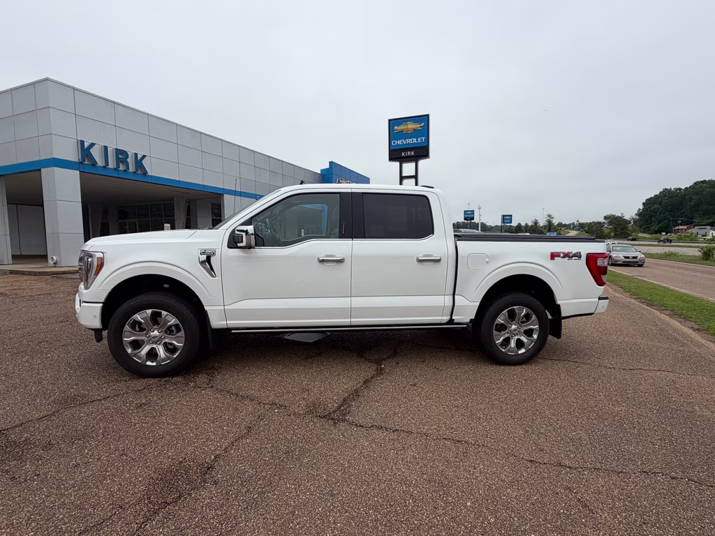 2022 Star White Metallic Tri-Coat Ford F-150 Platinum 4X4 Truck