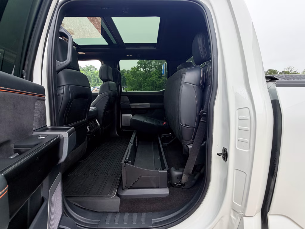 2022 Star White Metallic Tri-Coat Ford F-150 Platinum 4X4 Truck