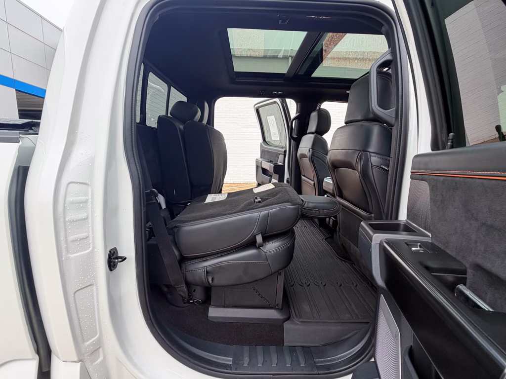 2022 Star White Metallic Tri-Coat Ford F-150 Platinum 4X4 Truck
