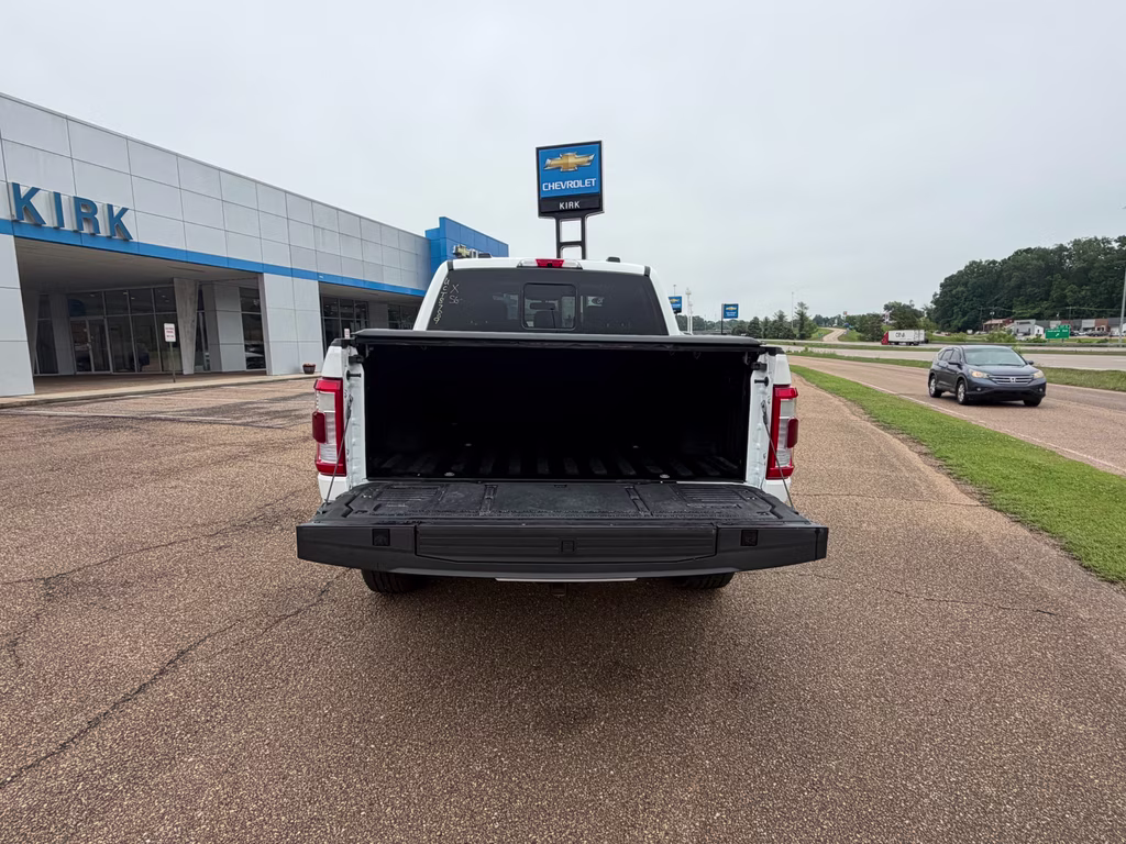 2022 Star White Metallic Tri-Coat Ford F-150 Platinum 4X4 Truck