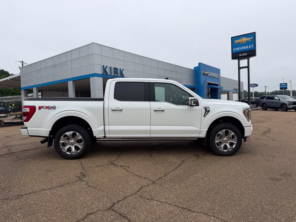 2022 Star White Metallic Tri-Coat Ford F-150 Platinum 4X4 Truck