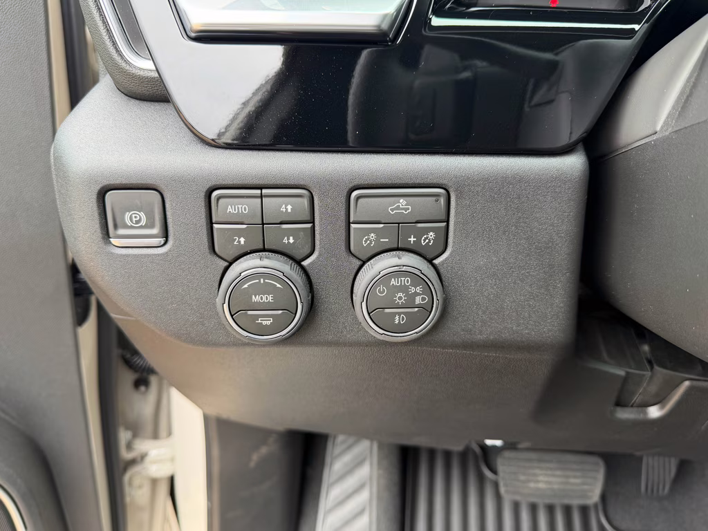 2026 White Sands Chevrolet Silverado RST 4X4 Truck