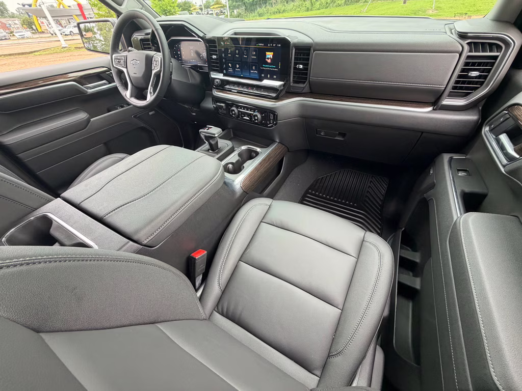 2026 White Sands Chevrolet Silverado RST 4X4 Truck
