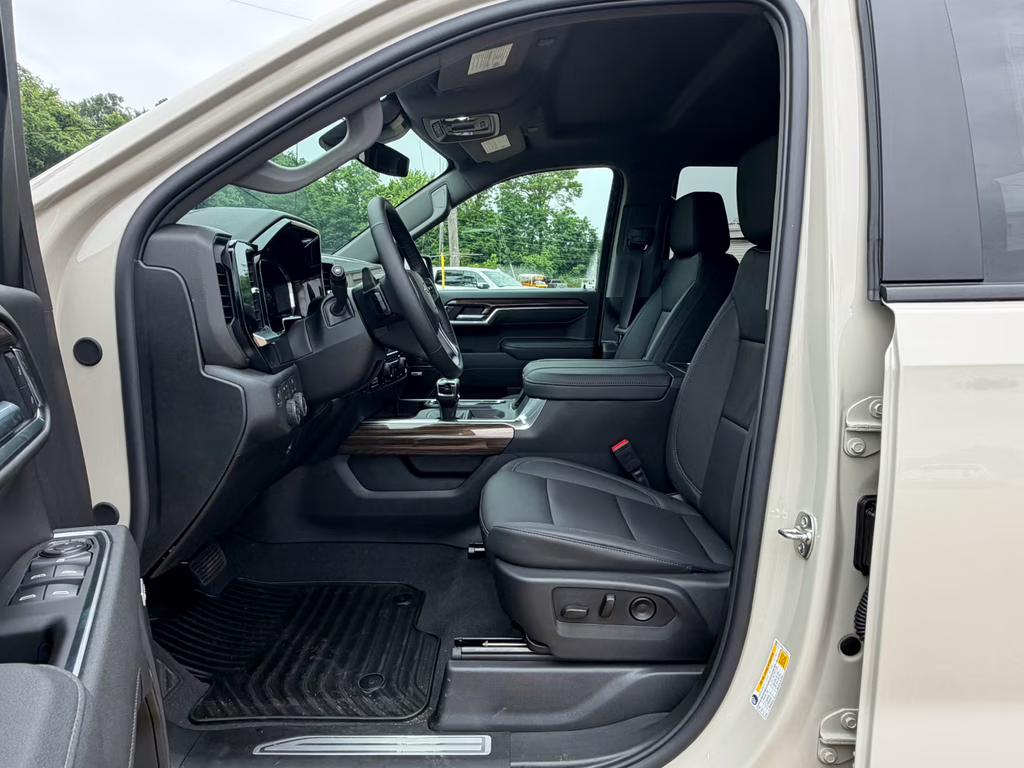 2026 White Sands Chevrolet Silverado RST 4X4 Truck
