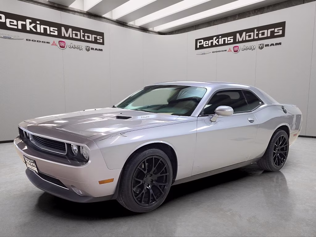 2014 Dodge Challenger R/T's photo
