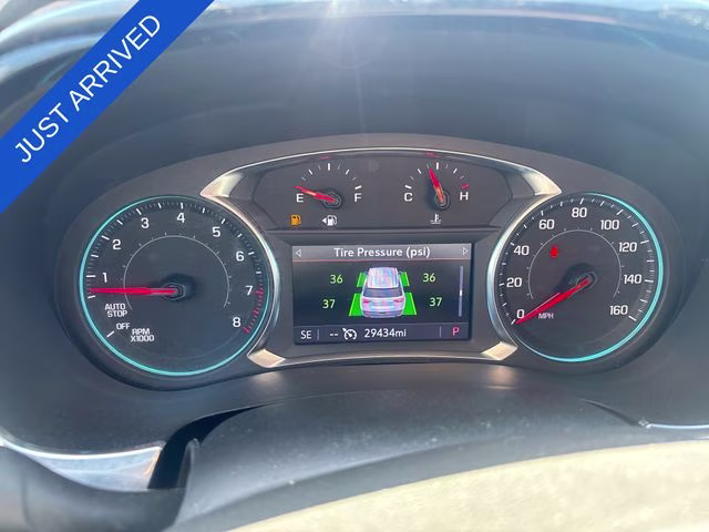 2023 Summit White Chevrolet Traverse LT FWD SUV