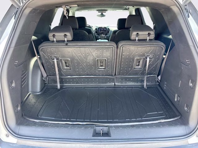 2023 Summit White Chevrolet Traverse LT FWD SUV