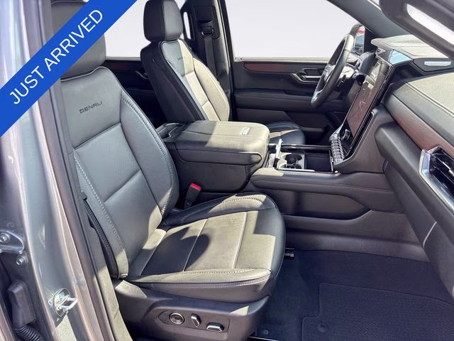 2025 Sterling Metallic GMC Yukon XL Denali 4X4 SUV