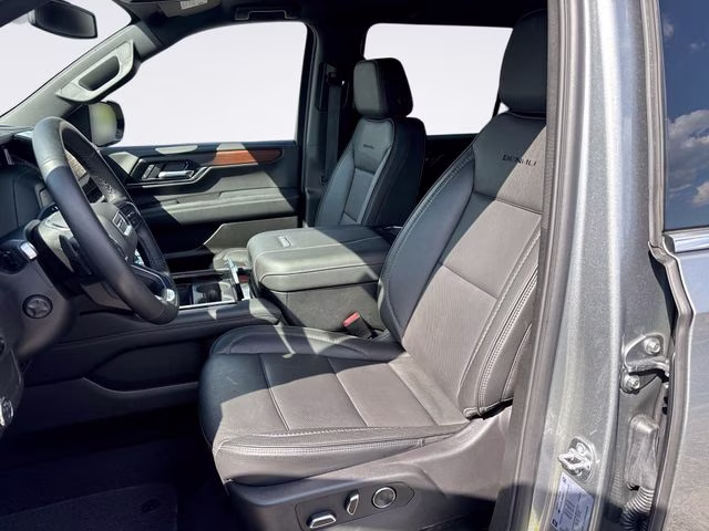 2025 Sterling Metallic GMC Yukon XL Denali 4X4 SUV