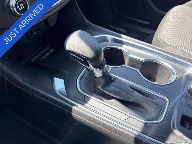 2023 Summit White Chevrolet Traverse LT FWD SUV
