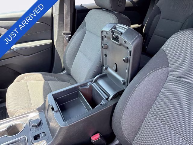 2023 Summit White Chevrolet Traverse LT FWD SUV