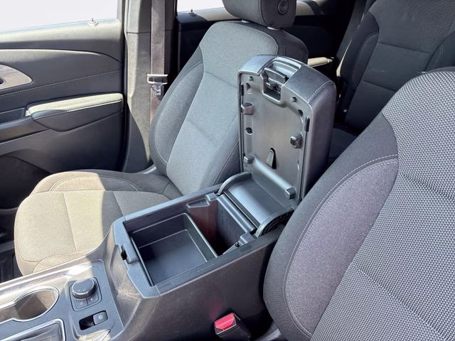 2023 Summit White Chevrolet Traverse LT FWD SUV