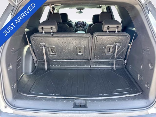 2023 Summit White Chevrolet Traverse LT FWD SUV