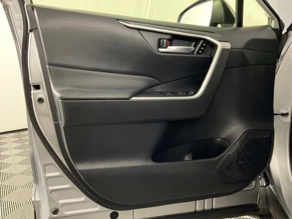 2019 Silver Sky Metallic Toyota RAV4 XLE Premium AWD SUV