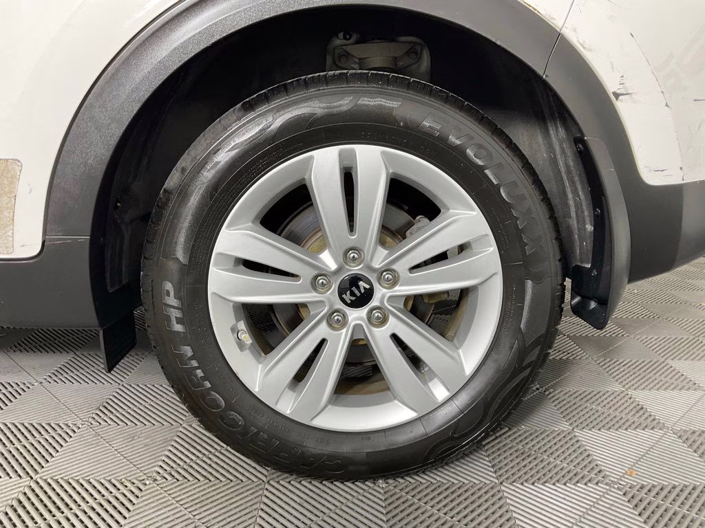 2017 Clear White Kia Sportage LX FWD SUV