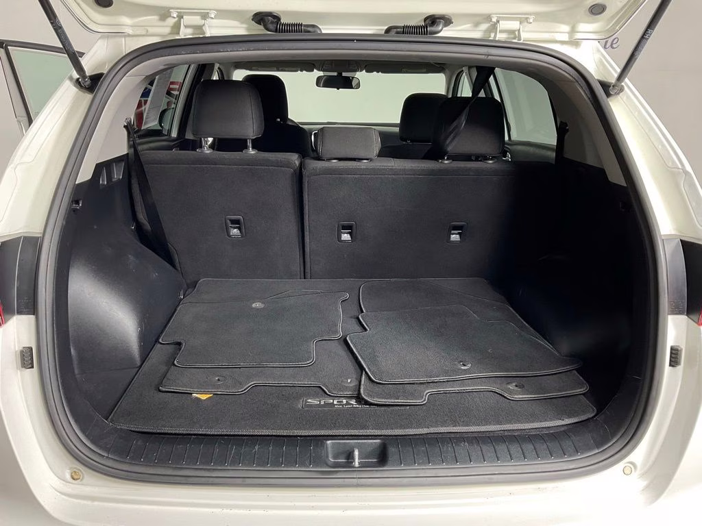 2017 Clear White Kia Sportage LX FWD SUV
