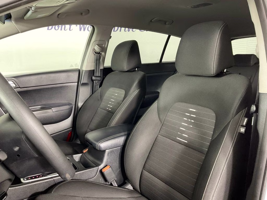 2017 Clear White Kia Sportage LX FWD SUV