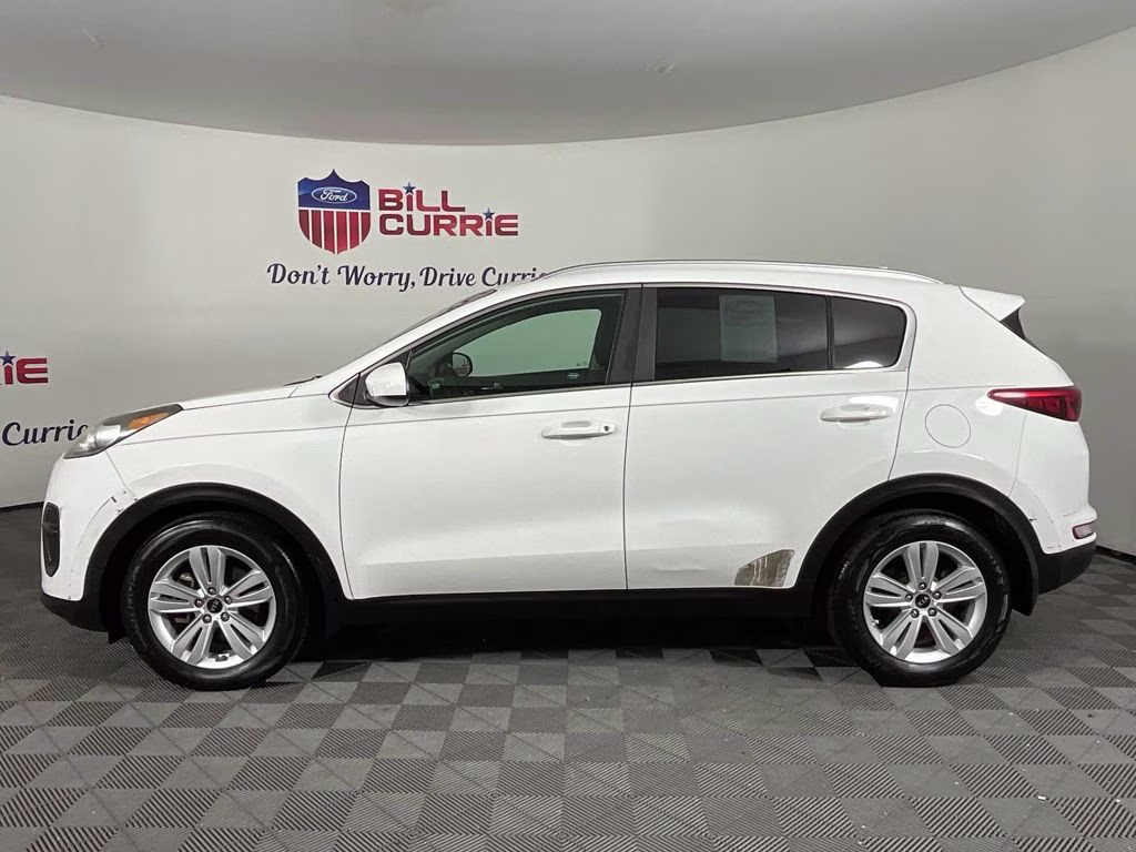 2017 Clear White Kia Sportage LX FWD SUV