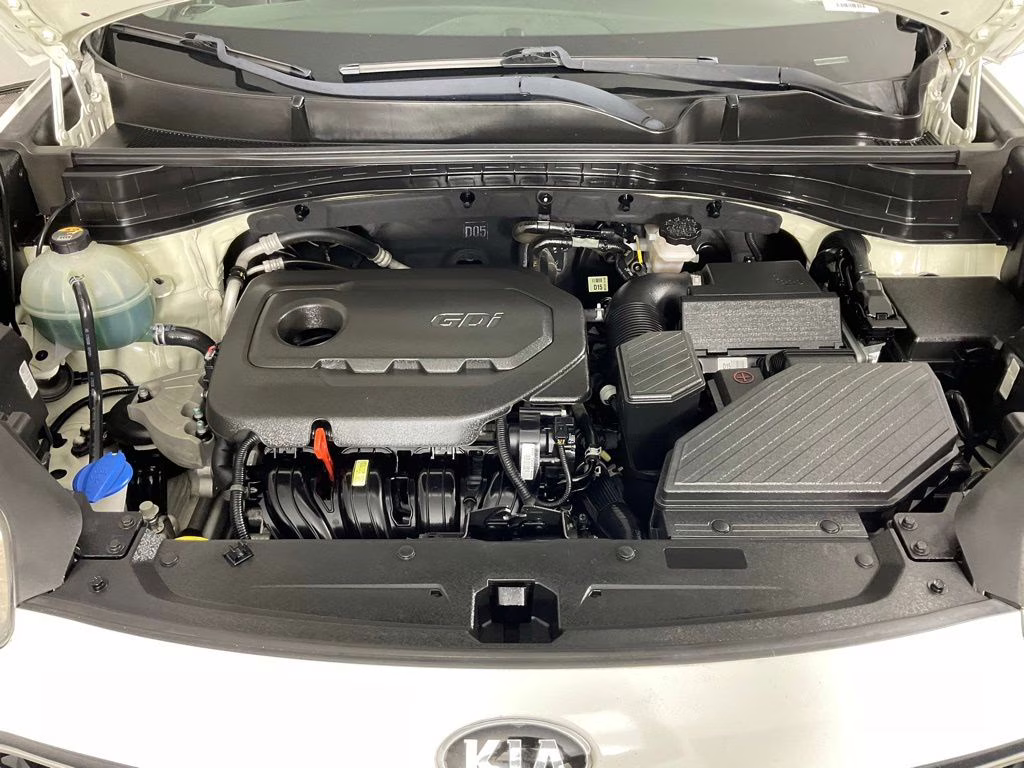 2017 Clear White Kia Sportage LX FWD SUV