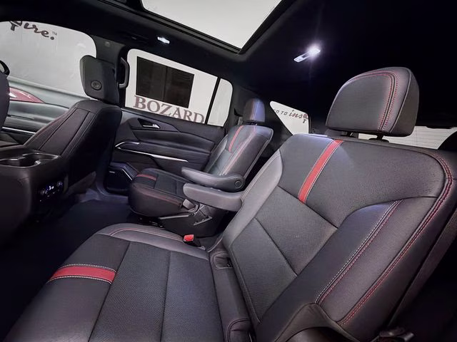 2024 Stardust Silver Chevrolet Traverse RS FWD SUV