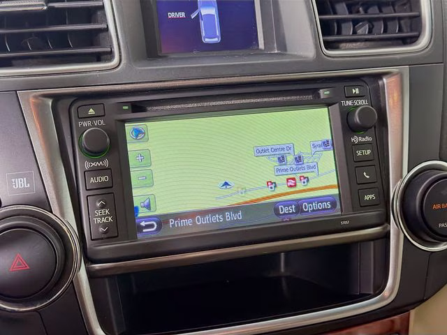 2013 Blizzard Pearl Toyota Highlander Limited FWD SUV