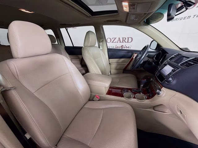 2013 Blizzard Pearl Toyota Highlander Limited FWD SUV
