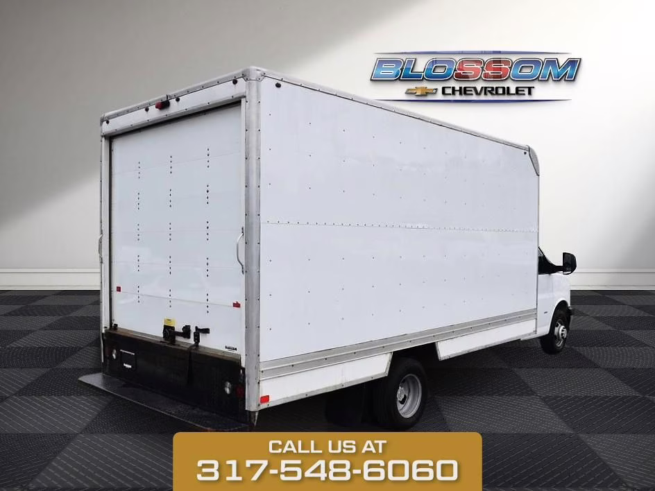 2018 Summit White Chevrolet Express 3500 Work Van RWD Truck