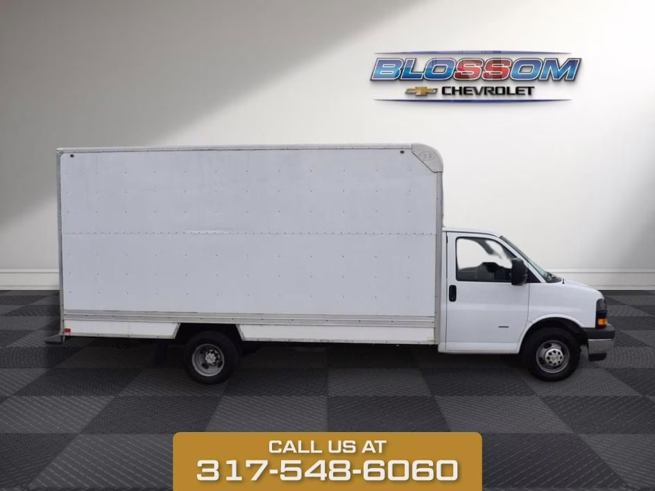 2018 Summit White Chevrolet Express 3500 Work Van RWD Truck
