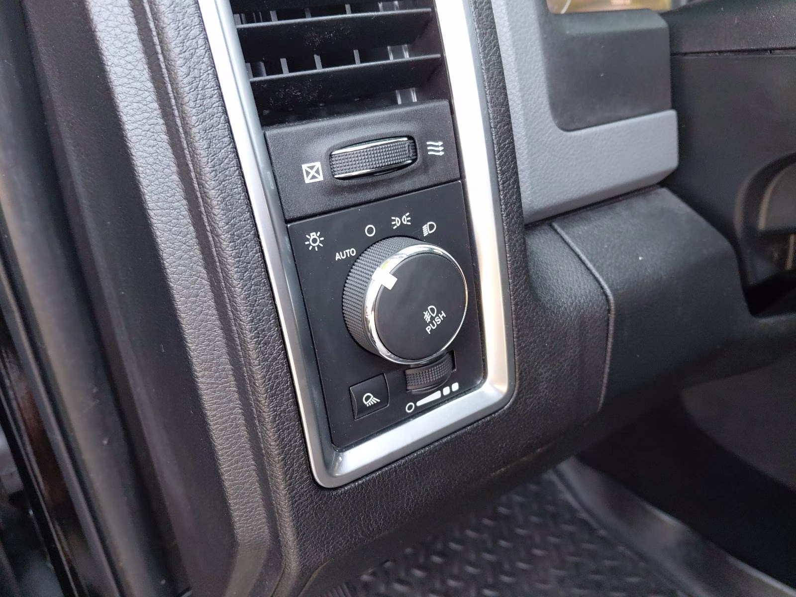 2014 Black Clearcoat Ram 1500 Big Horn 4X4 Truck