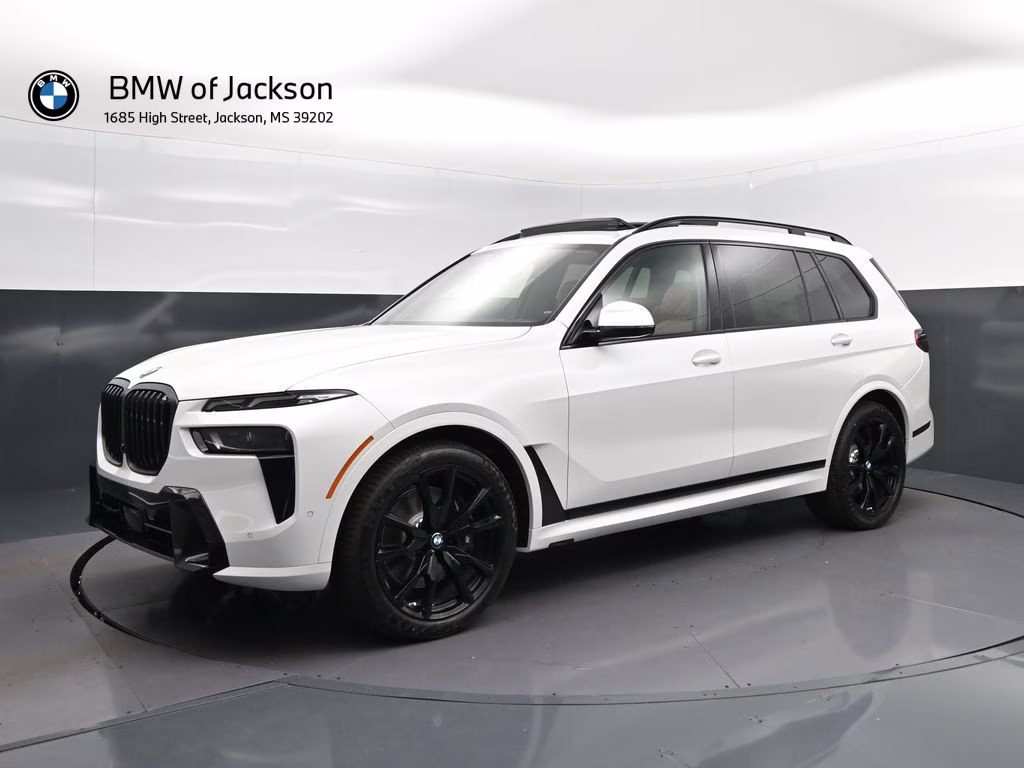 2027 Mineral White Metallic BMW X7 xDrive40i AWD SUV
