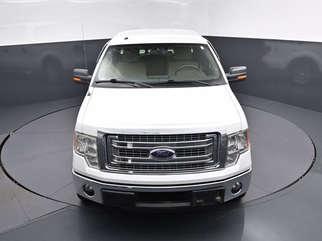 2013 Oxford White Ford F-150 XLT RWD Truck