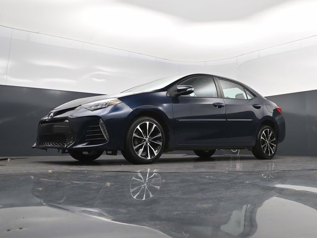 2018 Aqua Toyota Corolla SE FWD Sedan